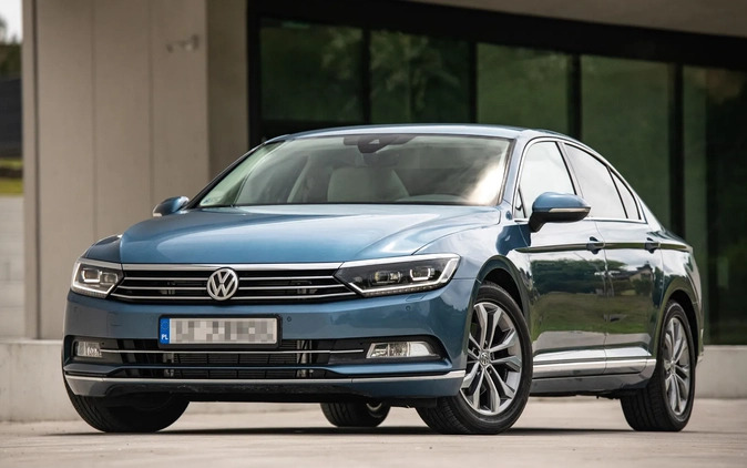 Volkswagen Passat cena 74900 przebieg: 166000, rok produkcji 2016 z Sochaczew małe 301